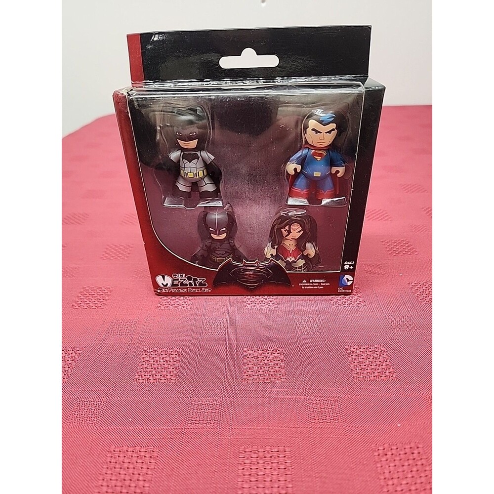 Batman Vs Superman Mezco Toys Mini Mez-itz 4 Piece
